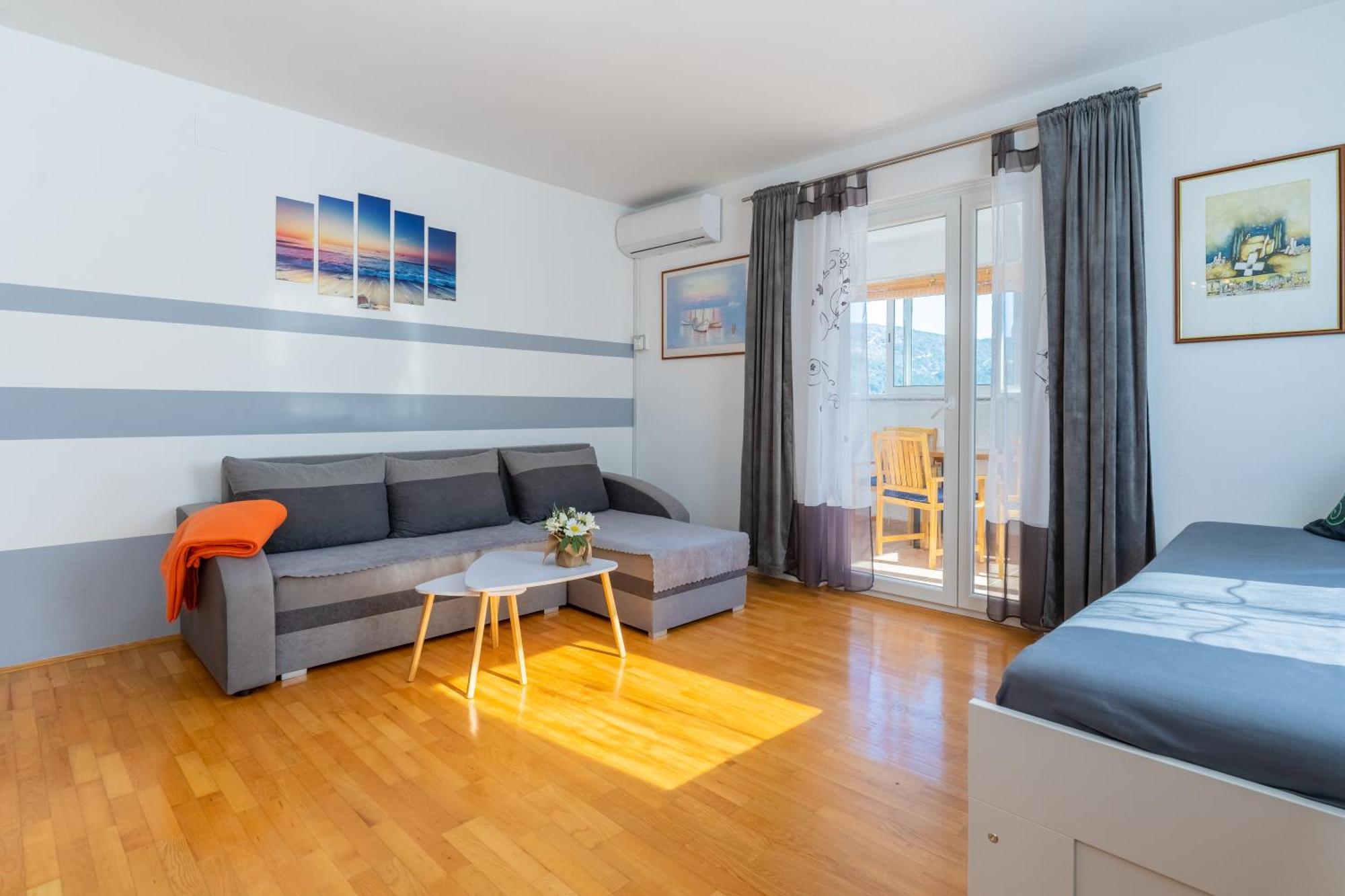 Apartment Kristian Cres Buitenkant foto